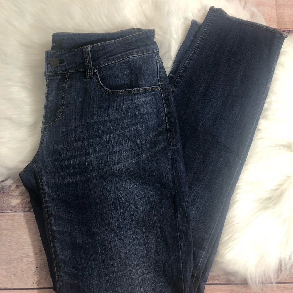 Ann Taylor Slim Boyfriend Raw Hem Jeans - Size 2 - Picture 3 of 3
